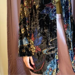 *VINTAGE* 90’s Maggie Barnes Multicolor Velvet Button Down Shirt